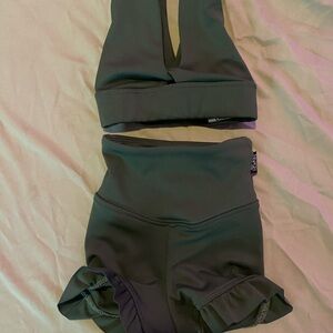 Tiger Friday dance set